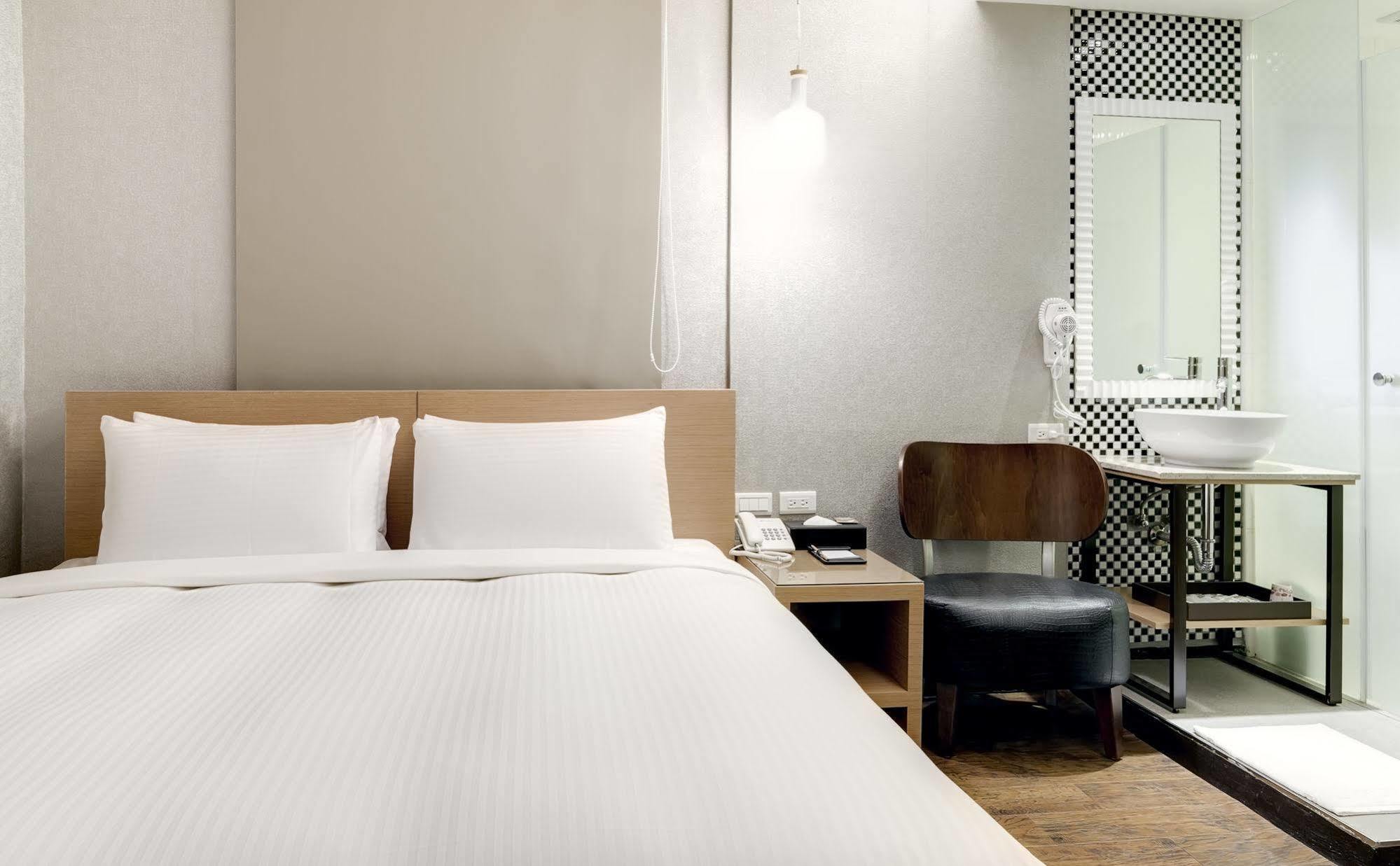 E-Coast Star Hotel Keelung Bagian luar foto